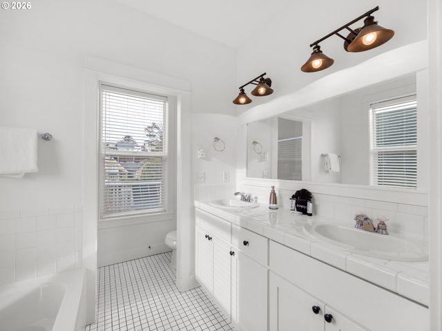 2746 Sw BARNACLE Ave, Lincoln City, OR 97367