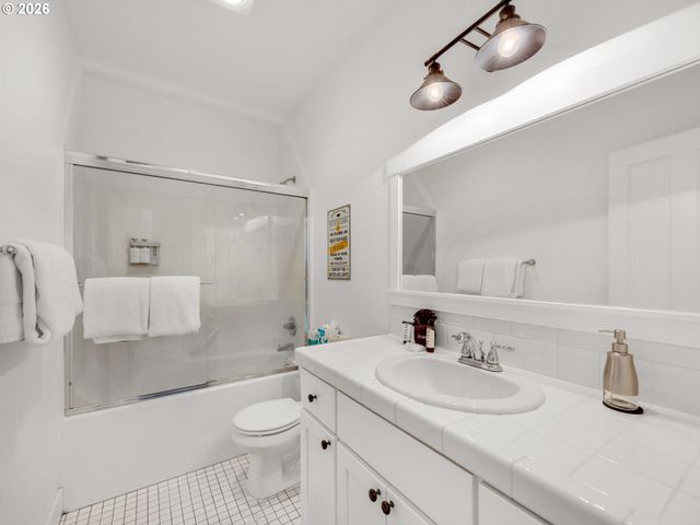 2746 Sw BARNACLE Ave, Lincoln City, OR 97367