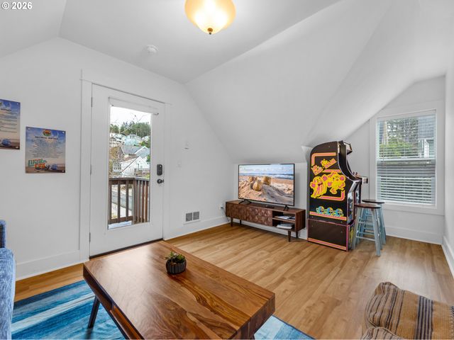 2746 Sw BARNACLE Ave, Lincoln City, OR 97367