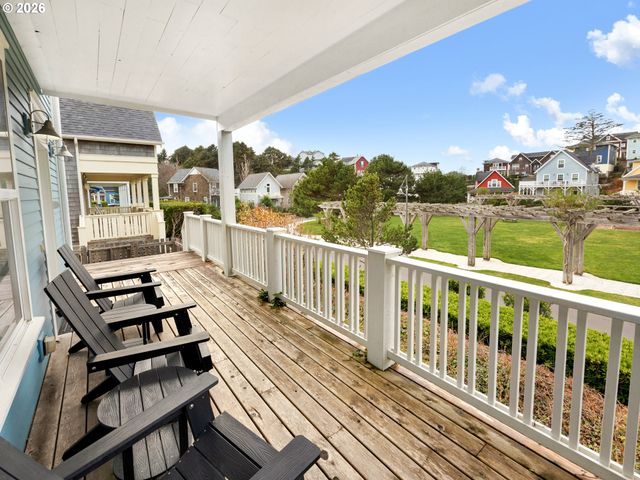 2746 Sw BARNACLE Ave, Lincoln City, OR 97367