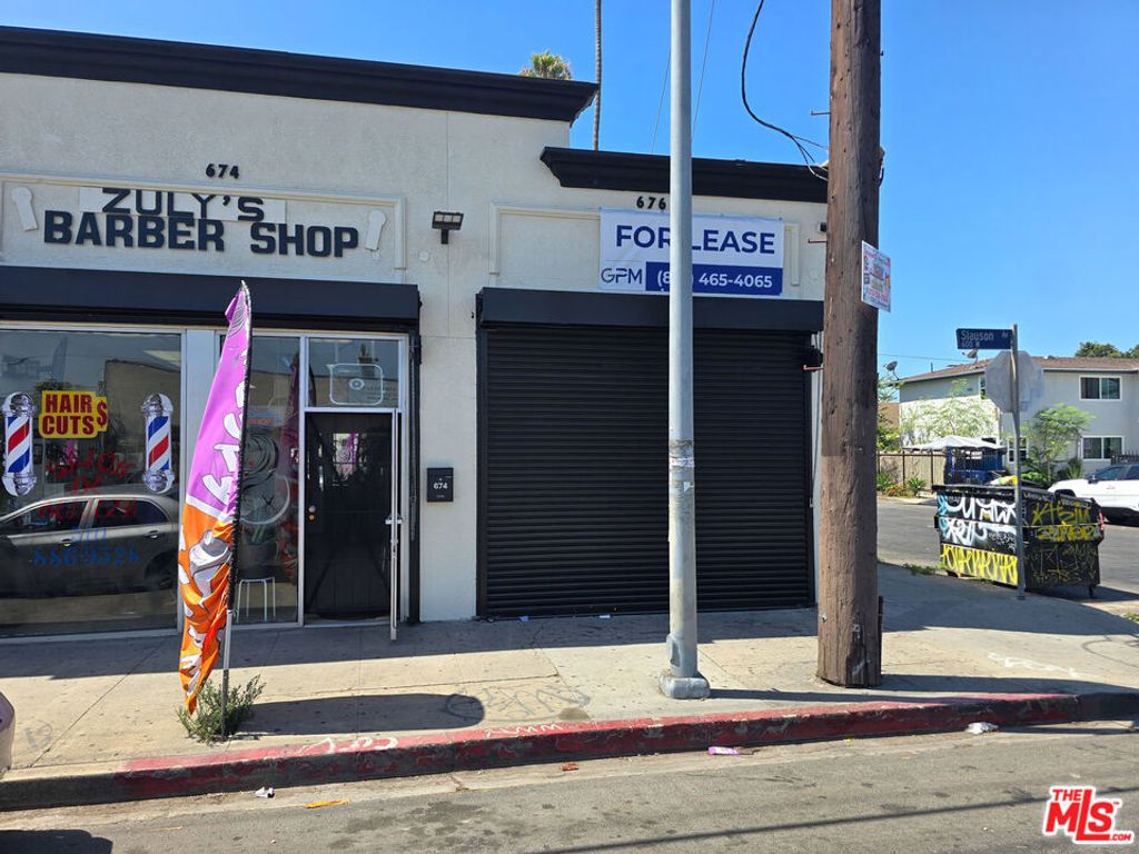 676 W Slauson Avenue, Los Angeles, CA 90044 — photo 2