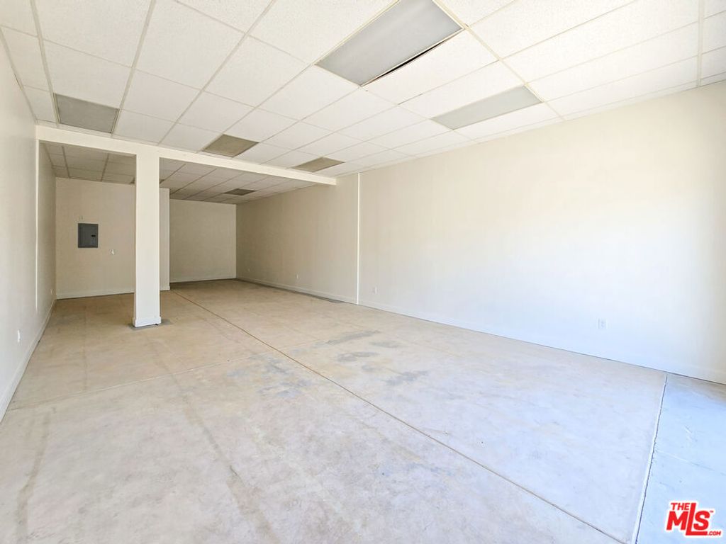 676 W Slauson Avenue, Los Angeles, CA 90044 — photo 4