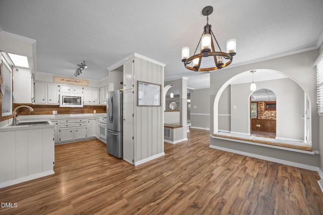 2323 Pineview Drive, Burlington, NC 27215