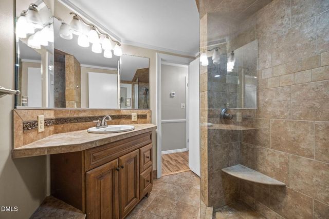 2323 Pineview Drive, Burlington, NC 27215