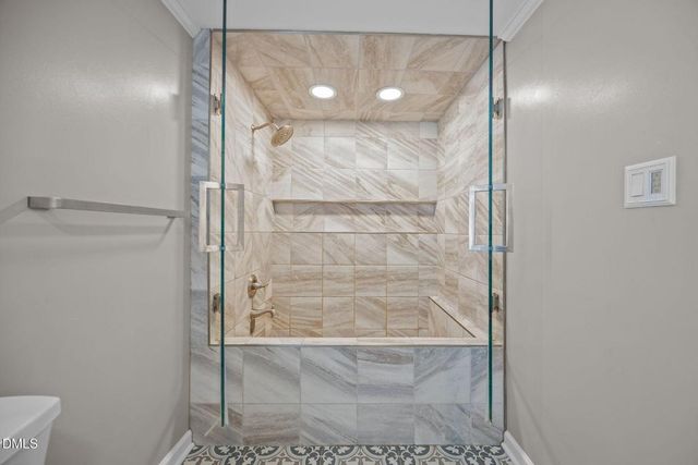 2323 Pineview Drive, Burlington, NC 27215