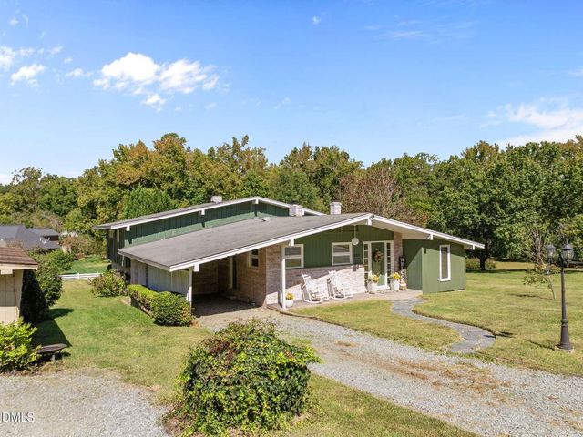 2323 Pineview Drive, Burlington, NC 27215