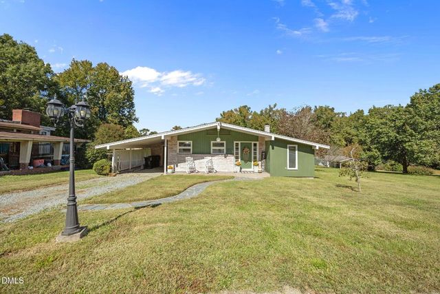 2323 Pineview Drive, Burlington, NC 27215