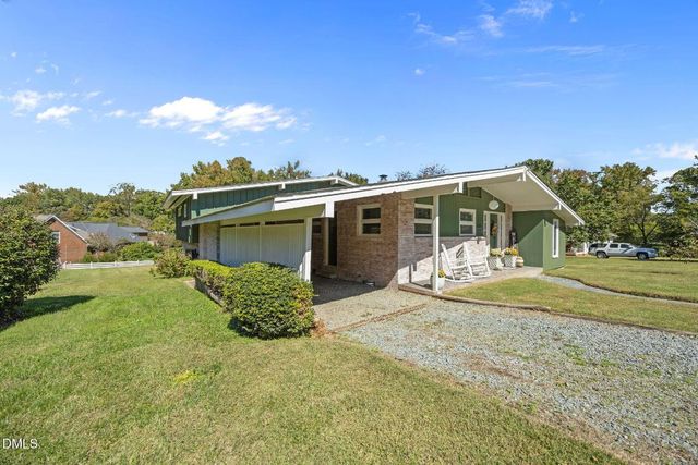 2323 Pineview Drive, Burlington, NC 27215