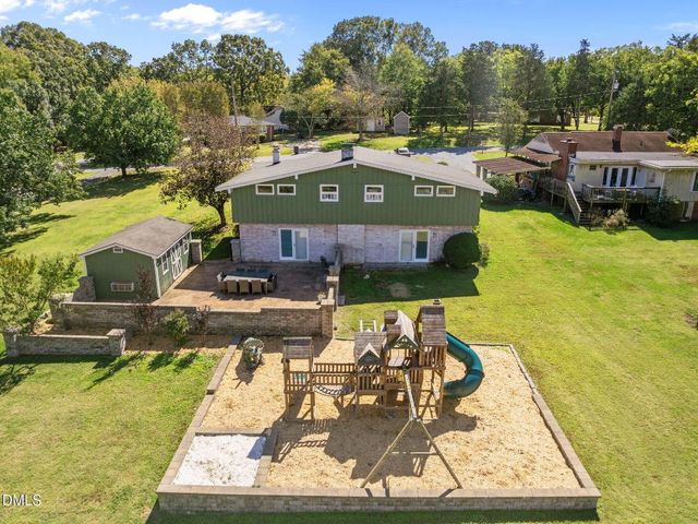 2323 Pineview Drive, Burlington, NC 27215