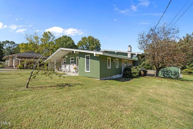 2323 Pineview Drive, Burlington, NC 27215