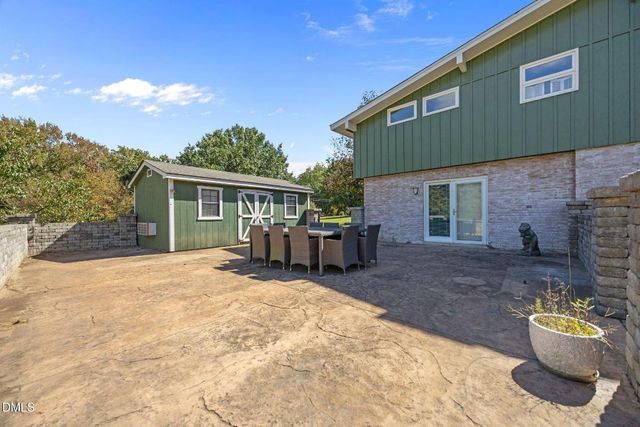 2323 Pineview Drive, Burlington, NC 27215