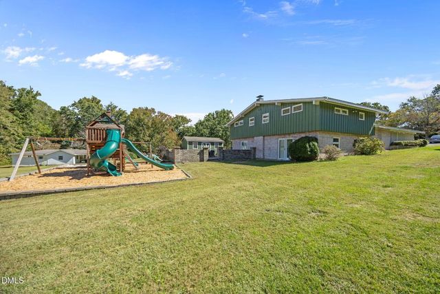 2323 Pineview Drive, Burlington, NC 27215