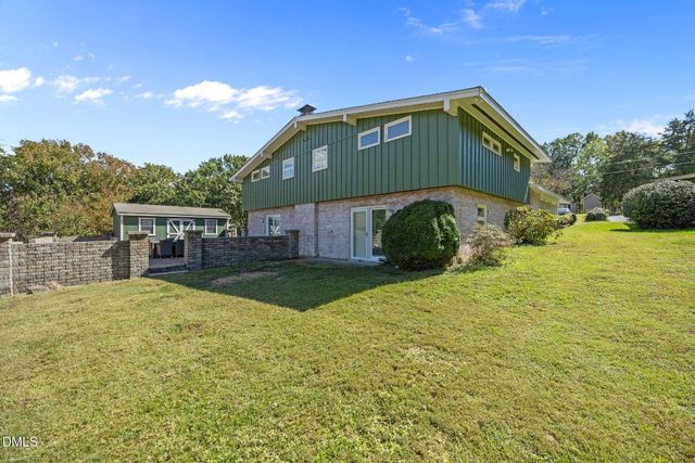 2323 Pineview Drive, Burlington, NC 27215