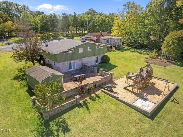 2323 Pineview Drive, Burlington, NC 27215