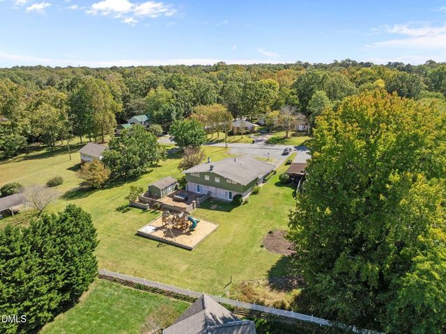 2323 Pineview Drive, Burlington, NC 27215