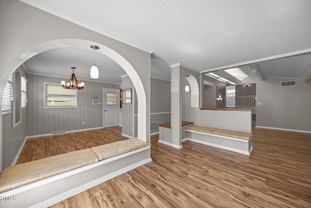 2323 Pineview Drive, Burlington, NC 27215