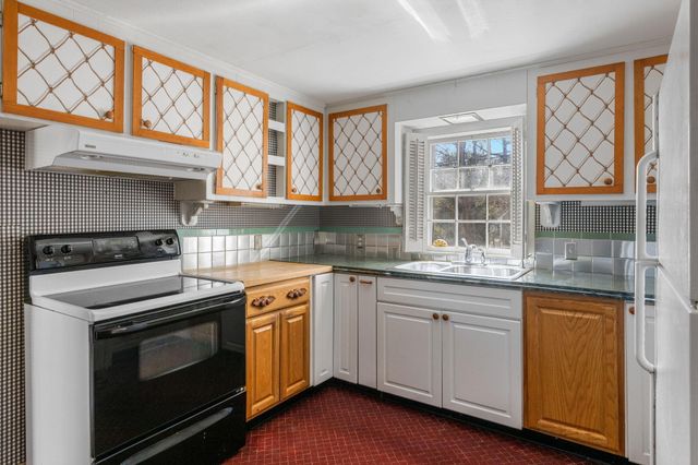 22 Harold Street, Harwich Port, MA 02646