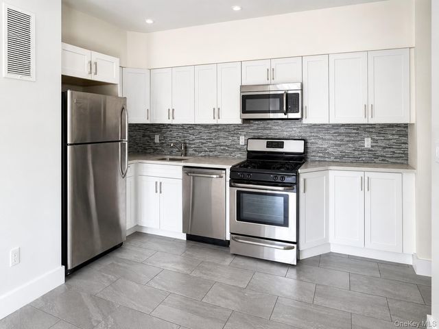 4218 bell Boulevard 3A, Bayside, NY 11361