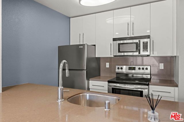 141 S Clark Drive 412, Los Angeles, CA 90048