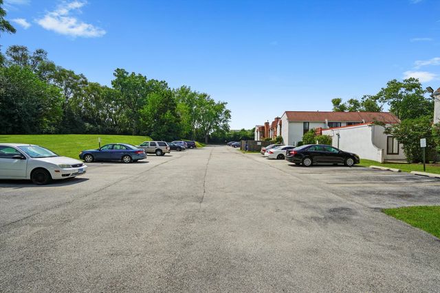 743 E Fullerton Avenue 105, Glendale Heights, IL 60139