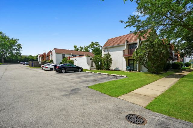 743 E Fullerton Avenue 105, Glendale Heights, IL 60139