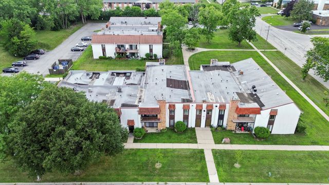 743 E Fullerton Avenue 105, Glendale Heights, IL 60139