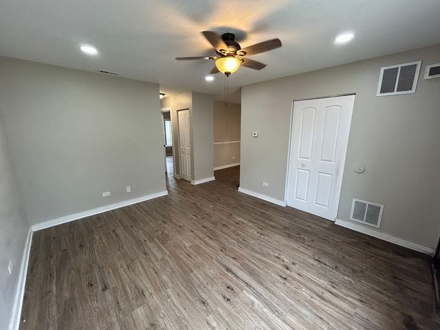 743 E Fullerton Avenue 105, Glendale Heights, IL 60139