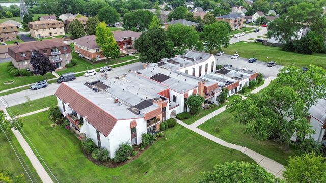 743 E Fullerton Avenue 105, Glendale Heights, IL 60139