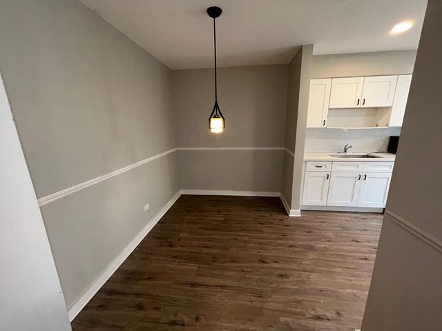 743 E Fullerton Avenue 105, Glendale Heights, IL 60139