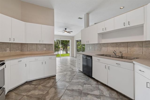 95 WOODSIDE DRIVE, Lakeland, FL 33813