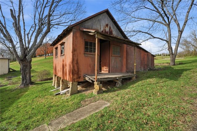 8045 Veto Road, Belpre, OH 45714