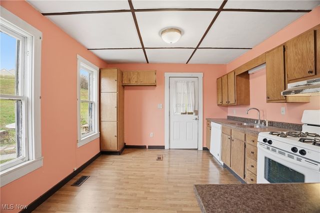 8045 Veto Road, Belpre, OH 45714