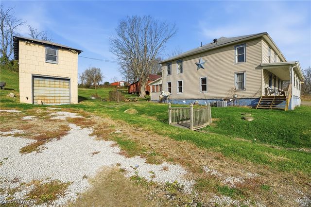 8045 Veto Road, Belpre, OH 45714