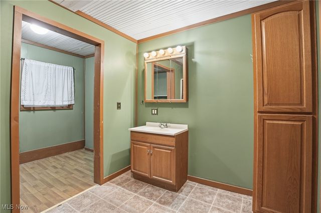 8045 Veto Road, Belpre, OH 45714