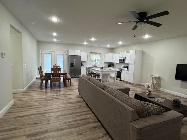 140 Park Valley Court, Anderson, MO 64831