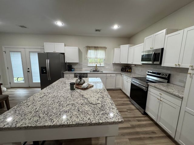 140 Park Valley Court, Anderson, MO 64831