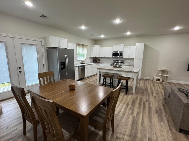 140 Park Valley Court, Anderson, MO 64831