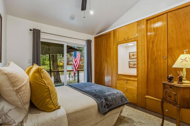 25106 Rim Rock Road, Idyllwild, CA 92549