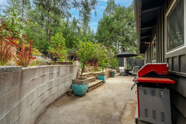 25106 Rim Rock Road, Idyllwild, CA 92549