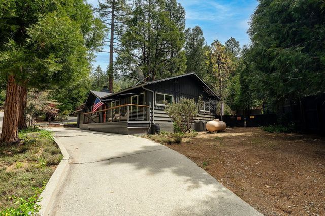 25106 Rim Rock Road, Idyllwild, CA 92549