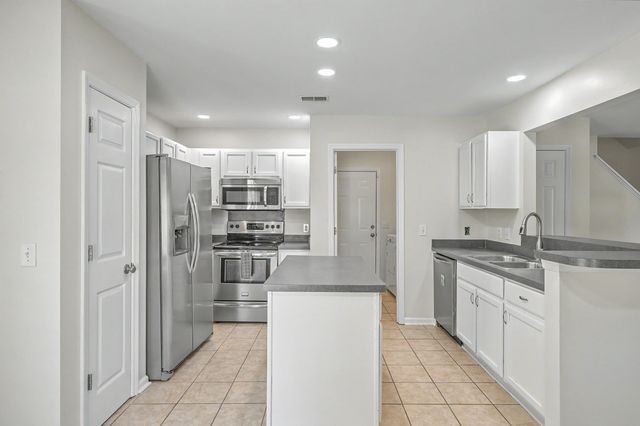 2466 Calamari Court, North Charleston, SC 29406