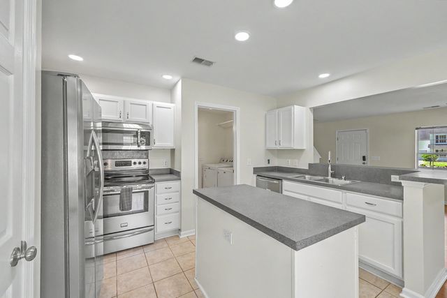 2466 Calamari Court, North Charleston, SC 29406