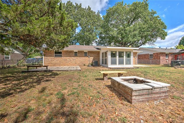 2505 Toni Avenue, Springdale, AR 72762