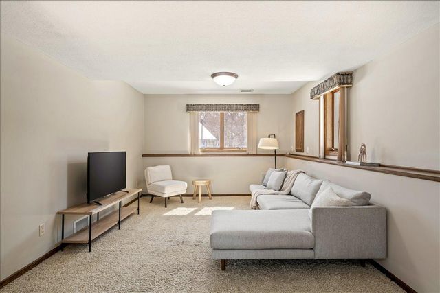 8681 144th Street Court, Apple Valley, MN 55124