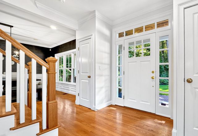 313 Garfield Rd, Concord, MA 01742