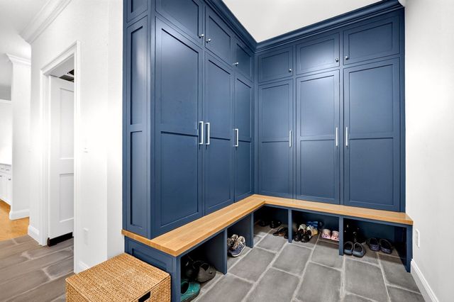 313 Garfield Rd, Concord, MA 01742