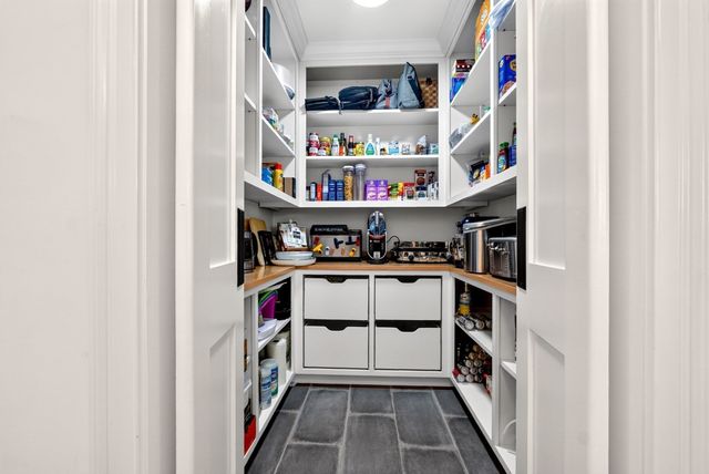 313 Garfield Rd, Concord, MA 01742