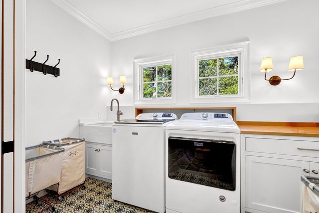 313 Garfield Rd, Concord, MA 01742