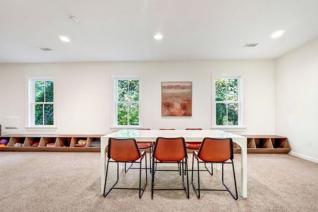 313 Garfield Rd, Concord, MA 01742