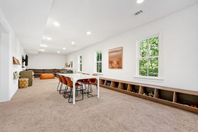 313 Garfield Rd, Concord, MA 01742